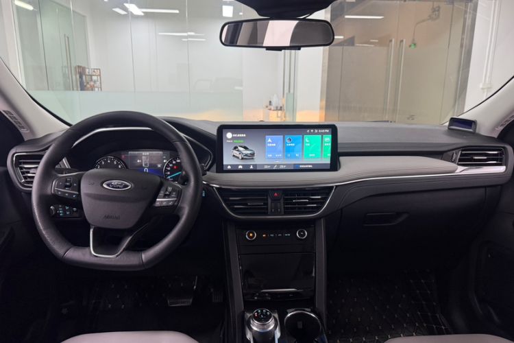 Used Ford Escape 2020 EcoBoost 245 Two-Wheel-Drive Comfort Edition Interior 7