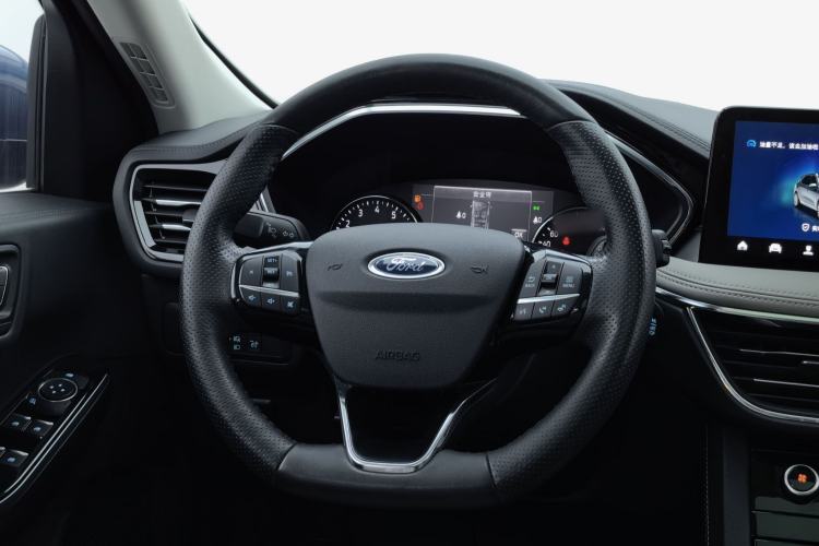Used Ford Escape 2020 EcoBoost 245 Four-Wheel Drive Titanium Edition Interior 7