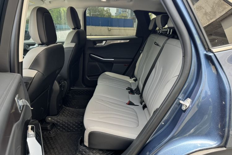 Used Ford Escape 2020 EcoBoost 245 Two-Wheel-Drive Titanium Edition Interior 7