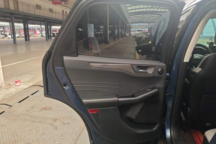 Used Ford Escape 2020 EcoBoost 245 Two-Wheel-Drive Titanium Edition Interior 8
