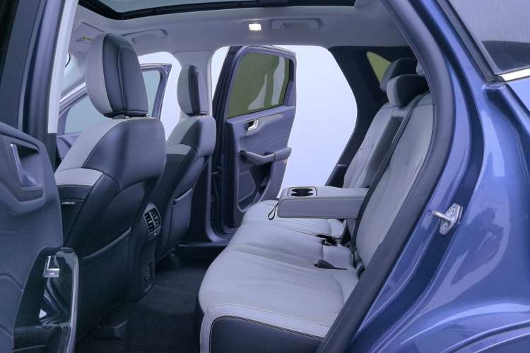 Used Ford Escape 2020 EcoBoost 245 Two-Wheel Drive Smart & Enjoyment Model Interior 8