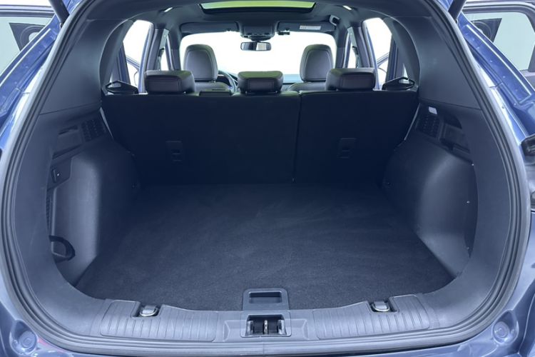 Used Ford Escape 2020 EcoBoost 245 Four-Wheel Drive ST-LINE Deluxe Edition Interior 8
