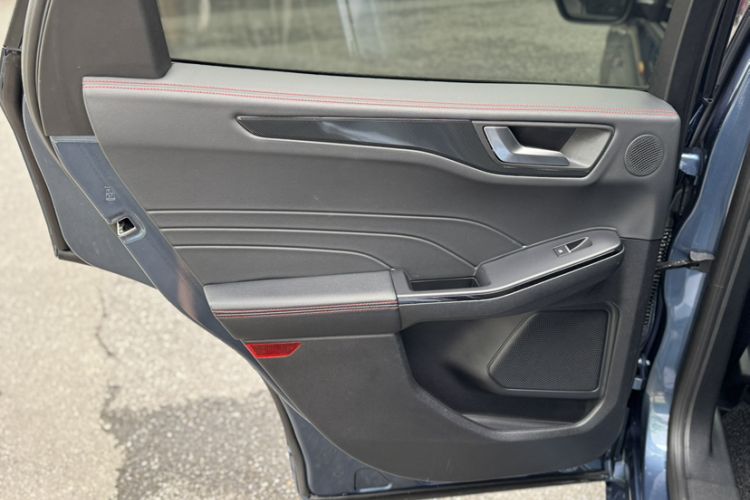 Used Ford Escape 2020 EcoBoost 245 Four-Wheel Drive ST-LINE Deluxe Edition Interior 9