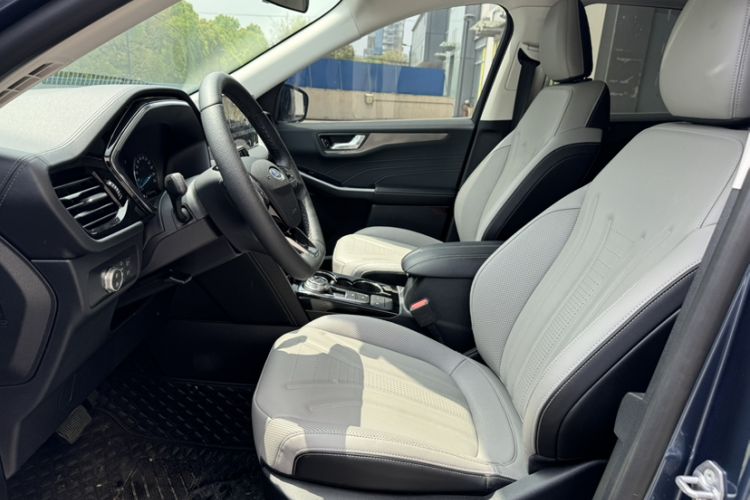 Used Ford Escape 2020 EcoBoost 245 Two-Wheel-Drive Titanium Edition Interior 9
