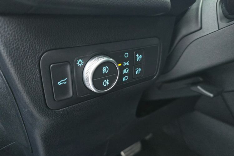 Used Ford Escape 2020 EcoBoost 245 Four-Wheel Drive ST-LINE Deluxe Edition Interior 9