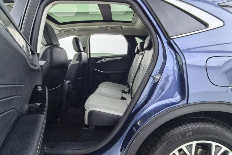 Used Ford Escape 2020 EcoBoost 245 Two-Wheel-Drive Titanium Edition Interior 9
