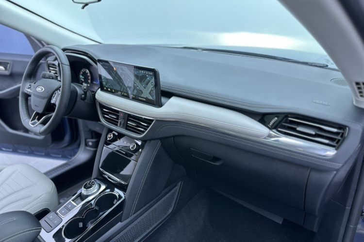 Used Ford Escape 2020 EcoBoost 245 Two-Wheel-Drive Titanium Edition Interior 9