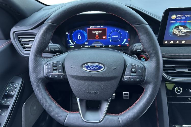 Used Ford Escape 2020 EcoBoost 245 Four-Wheel Drive ST-LINE Deluxe Edition Interior 9