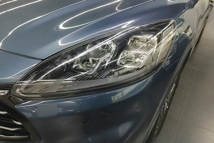 Used Ford Escape 2020 EcoBoost 245 Two-Wheel Drive Smart & Enjoyment Model Left Front Headlight