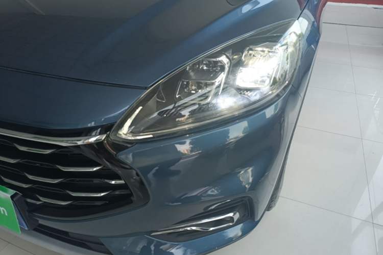 Used Ford Escape 2020 EcoBoost 245 Four-Wheel Drive Titanium Edition Left Front Headlight