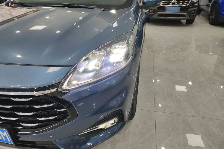 Used Ford Escape 2020 EcoBoost 245 Four-Wheel Drive Titanium Edition Left Front Headlight