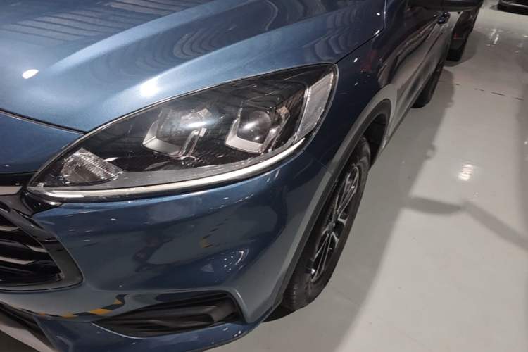 Used Ford Escape 2020 EcoBoost 245 Two-Wheel Drive Smart & Enjoyment Model Left Front Headlight
