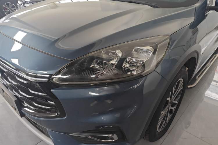 Used Ford Escape 2020 EcoBoost 245 Two-Wheel-Drive Titanium Edition Left Front Headlight