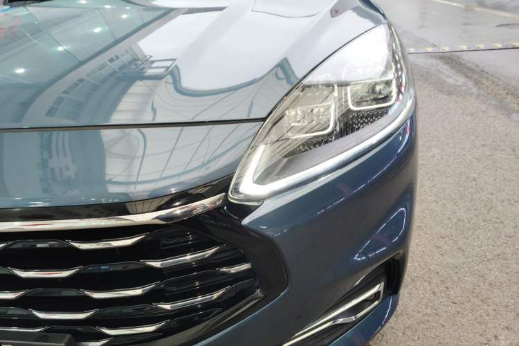 Used Ford Escape 2020 EcoBoost 245 Two-Wheel-Drive Titanium Edition Left Front Headlight