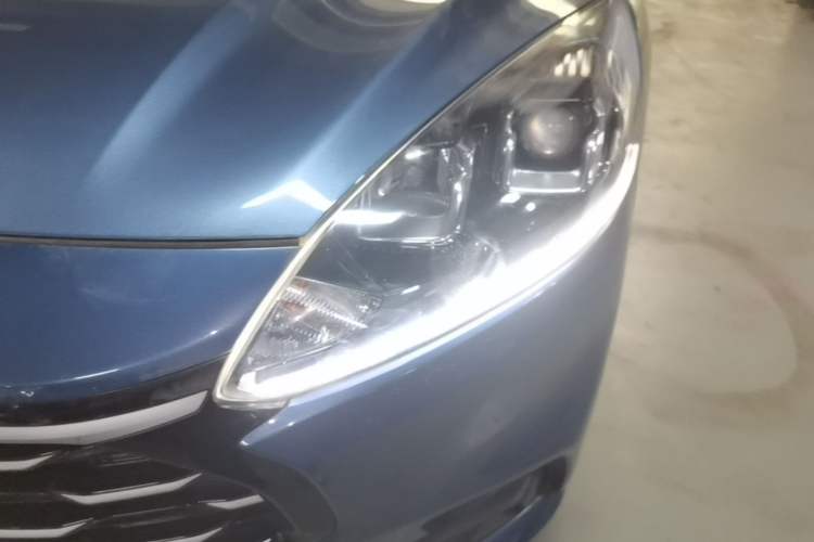 Used Ford Escape 2020 EcoBoost 245 Two-Wheel-Drive Comfort Edition Left Front Headlight