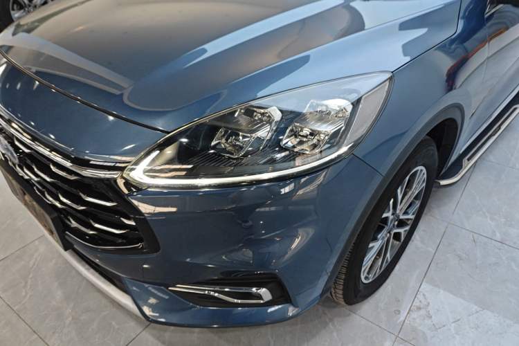 Used Ford Escape 2020 EcoBoost 245 Two-Wheel-Drive Titanium Edition Left Front Headlight