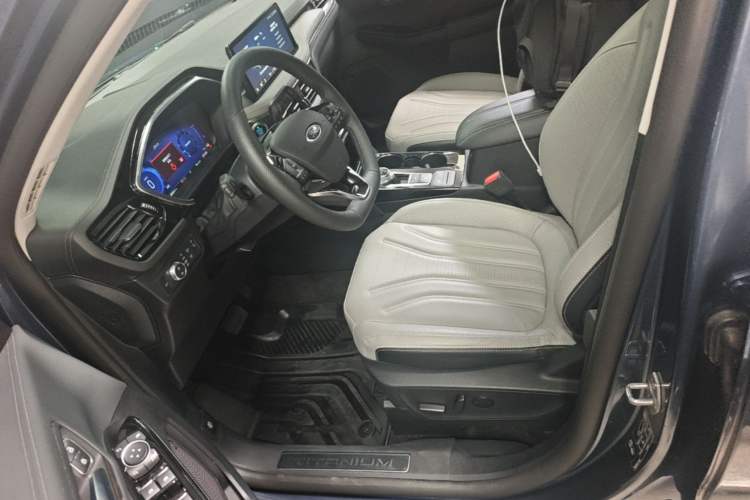 Used Ford Escape 2020 EcoBoost 245 Two-Wheel Drive Smart & Enjoyment Model Left Front Seat