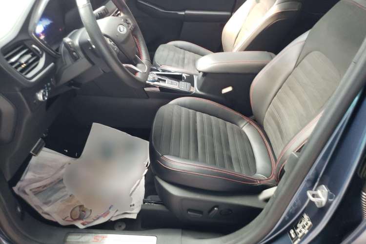 Used Ford Escape 2020 EcoBoost 245 Four-Wheel Drive ST-LINE Deluxe Edition Left Front Seat