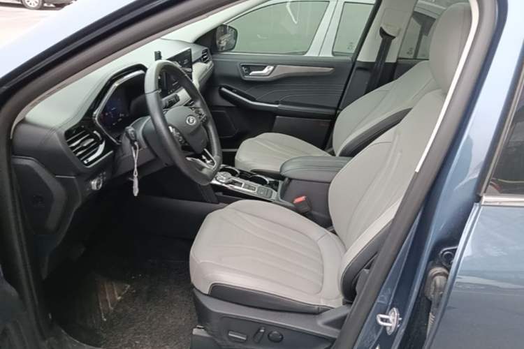 Used Ford Escape 2020 EcoBoost 245 Four-Wheel Drive Luxury Edition Left Front Seat