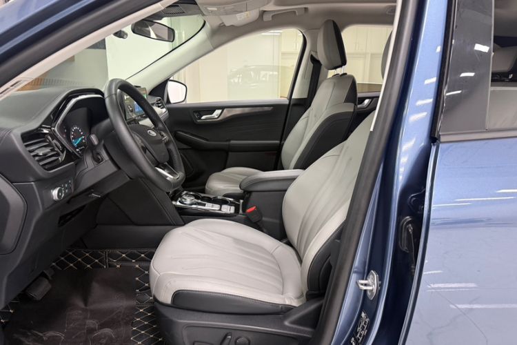 Used Ford Escape 2020 EcoBoost 245 Two-Wheel-Drive Comfort Edition Left Front Seat