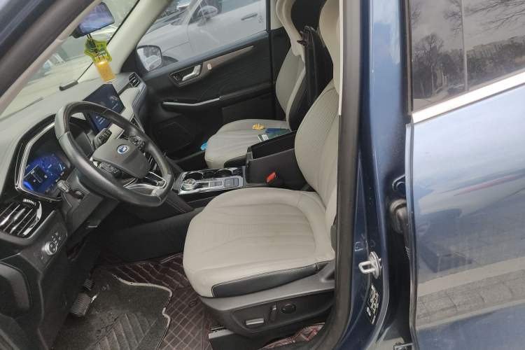 Used Ford Escape 2020 EcoBoost 245 Four-Wheel Drive Luxury Edition Left Front Seat