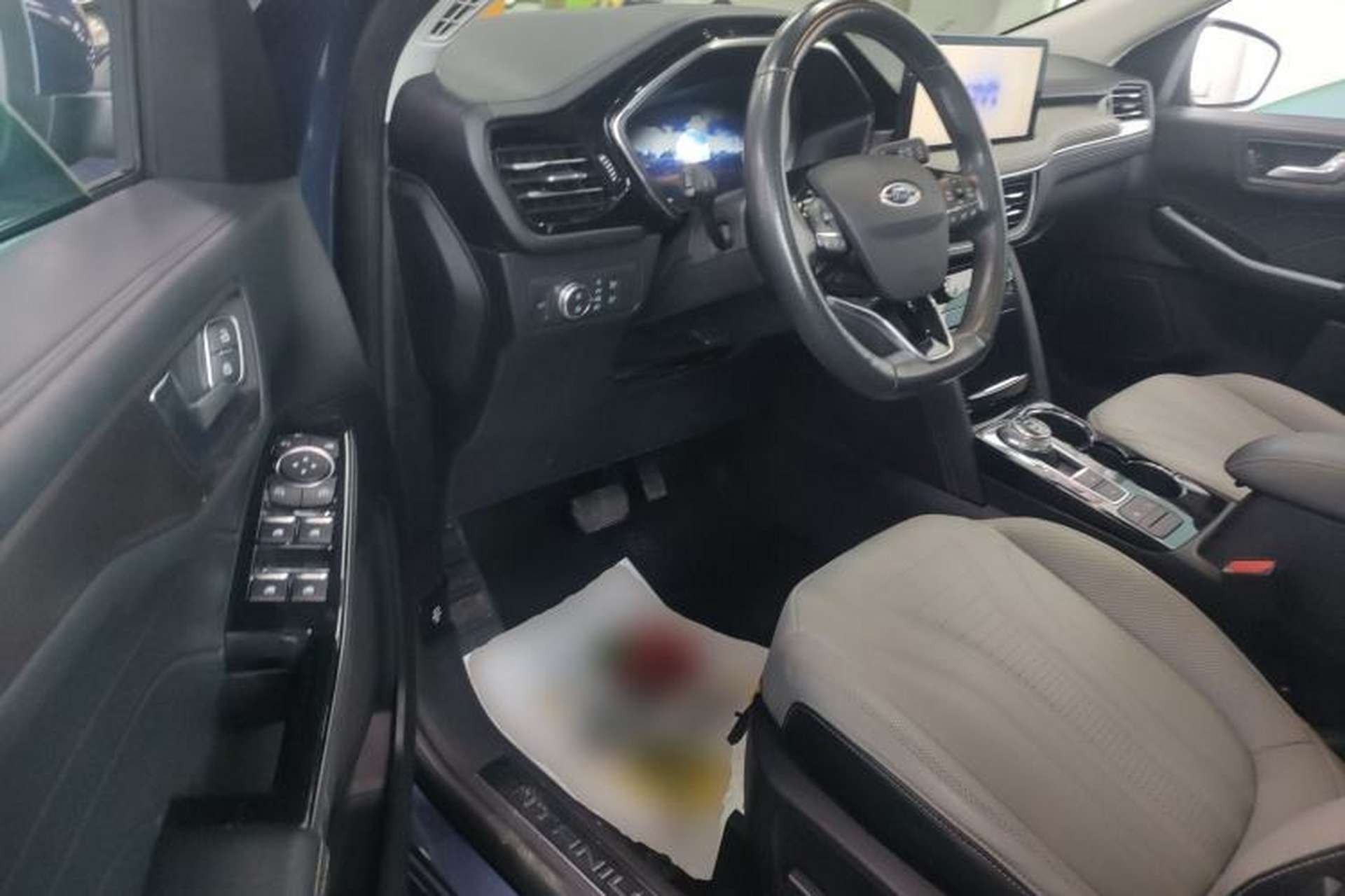 Used Ford Escape 2020 EcoBoost 245 Four-Wheel Drive Luxury Edition Left Front Seat