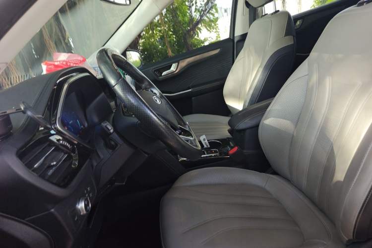 Used Ford Escape 2020 EcoBoost 245 Four-Wheel Drive Luxury Edition Left Front Seat