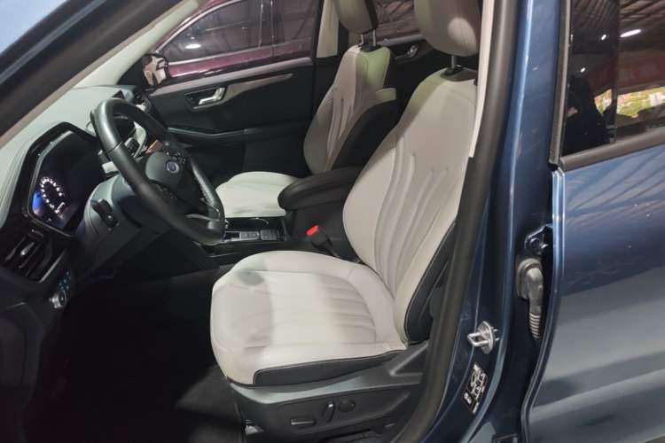 Used Ford Escape 2020 EcoBoost 245 Two-Wheel Drive Smart & Enjoyment Model Left Front Seat