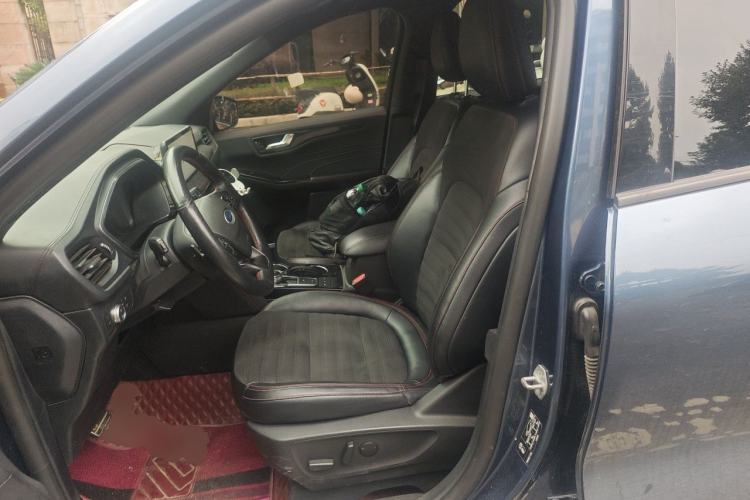 Used Ford Escape 2020 EcoBoost 245 Four-Wheel Drive Luxury Edition Left Front Seat