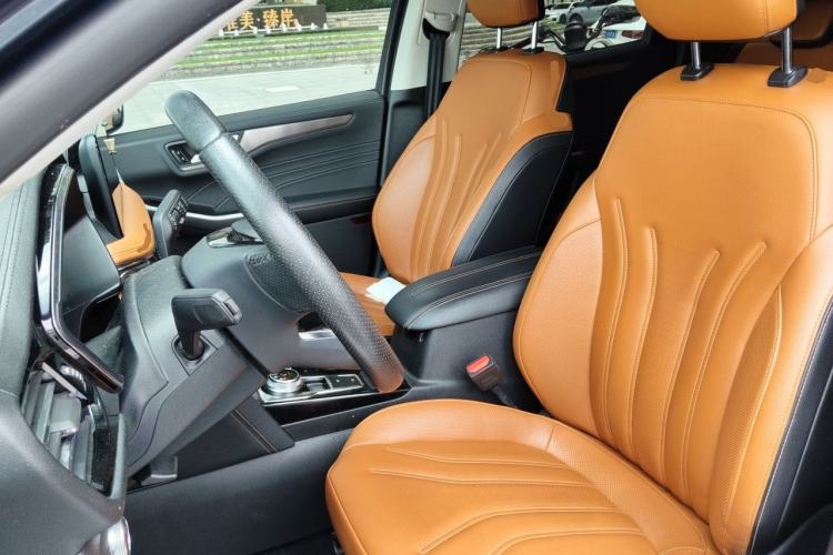 Used Ford Escape 2020 EcoBoost 245 Four-Wheel Drive Luxury Edition Left Front Seat