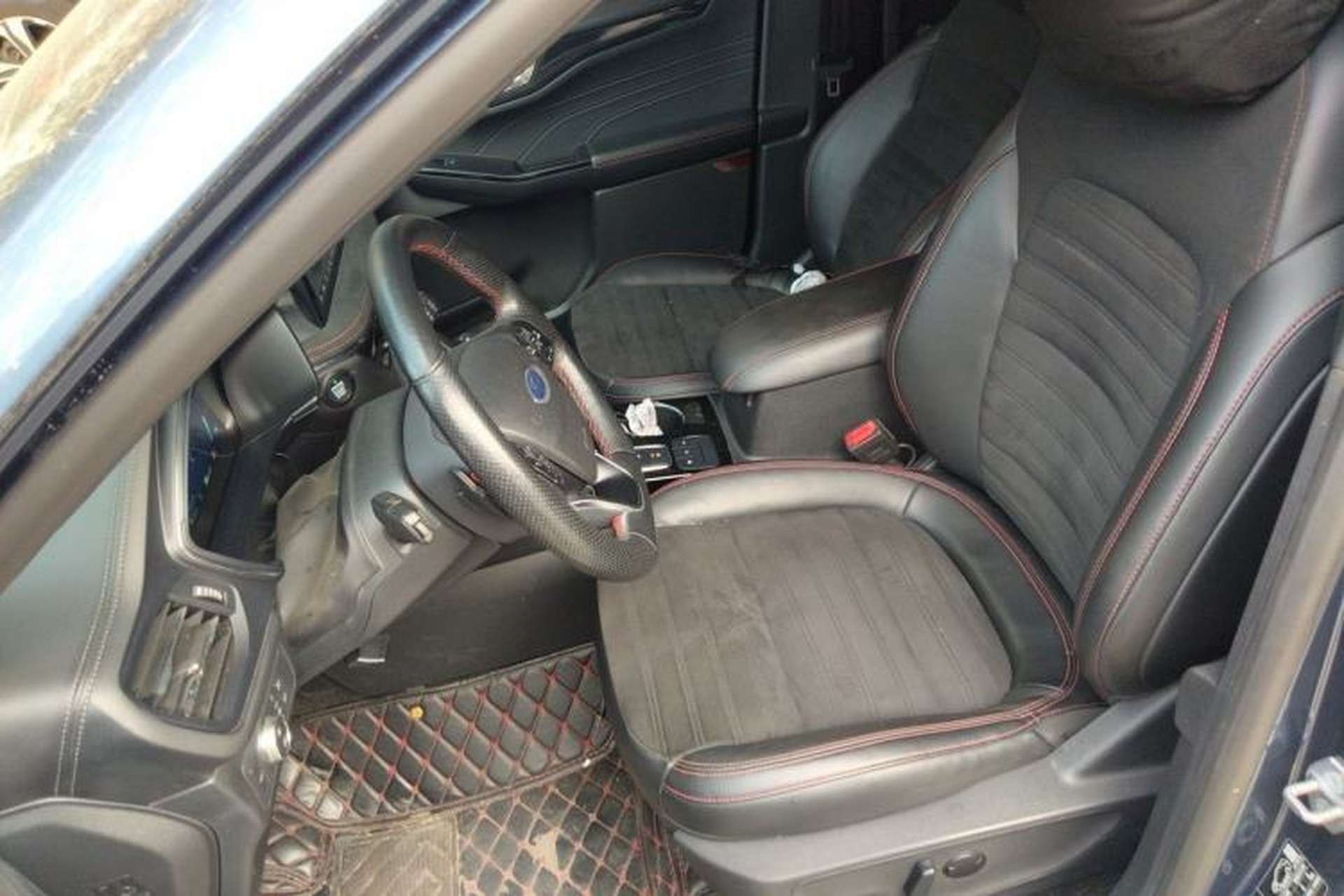 Used Ford Escape 2020 EcoBoost 245 Four-Wheel Drive ST-LINE Deluxe Edition Left Front Seat