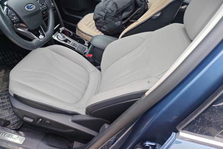 Used Ford Escape 2020 EcoBoost 245 Four-Wheel Drive Luxury Edition Left Front Seat