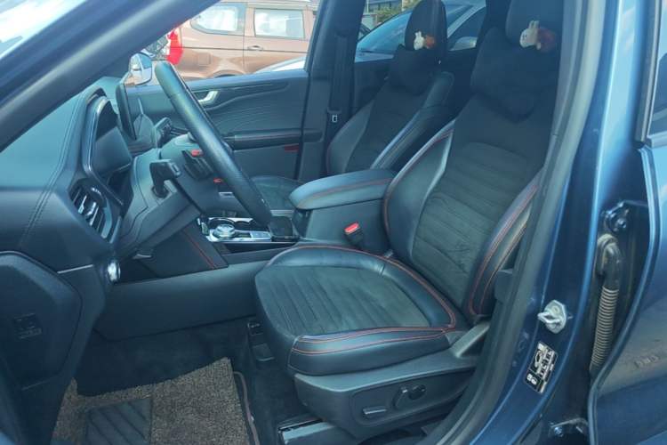 Used Ford Escape 2020 EcoBoost 245 Four-Wheel Drive ST-LINE Deluxe Edition Left Front Seat
