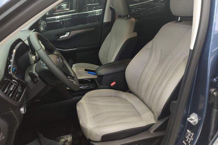 Used Ford Escape 2020 EcoBoost 245 Two-Wheel Drive Smart & Enjoyment Model Left Front Seat