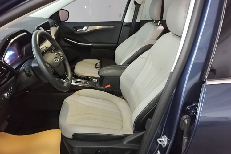 Used Ford Escape 2020 EcoBoost 245 Four-Wheel Drive Luxury Edition Left Front Seat