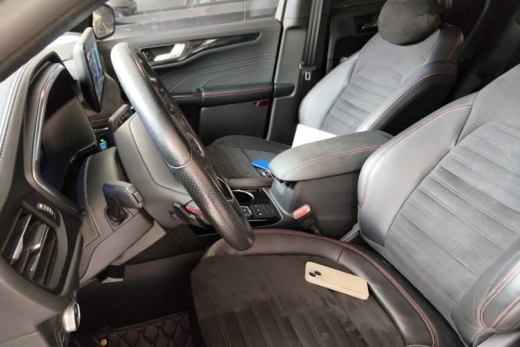 Used Ford Escape 2020 EcoBoost 245 Four-Wheel Drive ST-LINE Deluxe Edition Left Front Seat