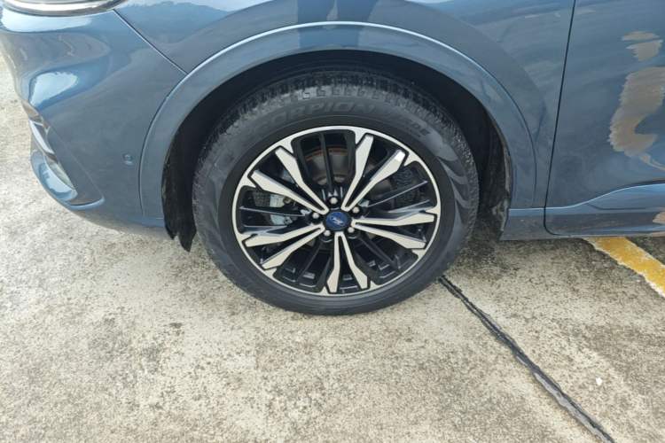 Used Ford Escape 2020 EcoBoost 245 Four-Wheel Drive ST-LINE Deluxe Edition Left Front Wheel Hub