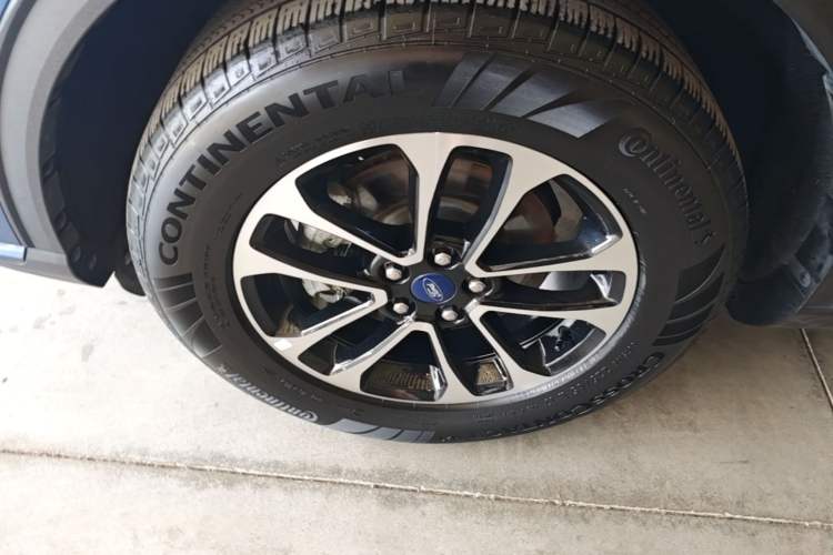 Used Ford Escape 2020 EcoBoost 245 Two-Wheel-Drive Comfort Edition Left Front Wheel Hub