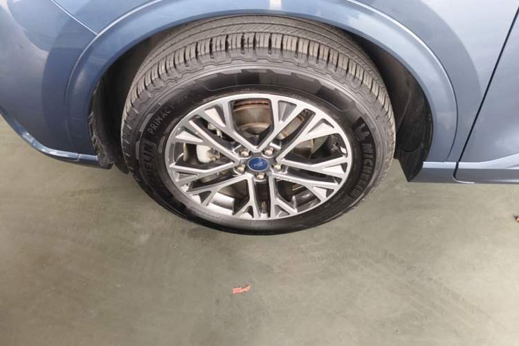 Used Ford Escape 2020 EcoBoost 245 Two-Wheel Drive Smart & Enjoyment Model Left Front Wheel Hub
