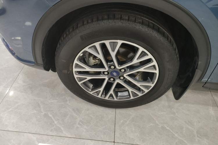 Used Ford Escape 2020 EcoBoost 245 Four-Wheel Drive Titanium Edition Left Front Wheel Hub