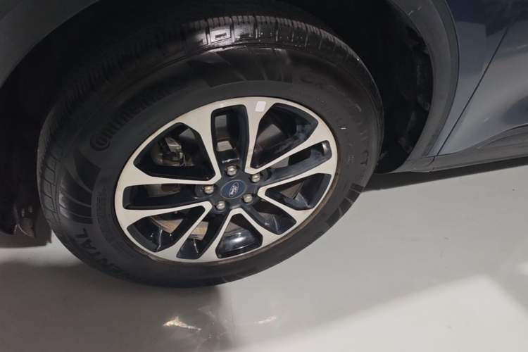 Used Ford Escape 2020 EcoBoost 245 Two-Wheel Drive Smart & Enjoyment Model Left Front Wheel Hub