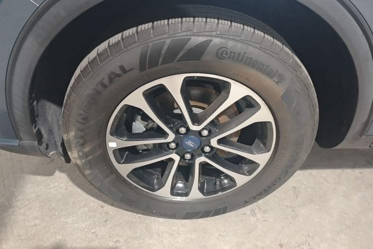 Used Ford Escape 2020 EcoBoost 245 Two-Wheel-Drive Comfort Edition Left Front Wheel Hub