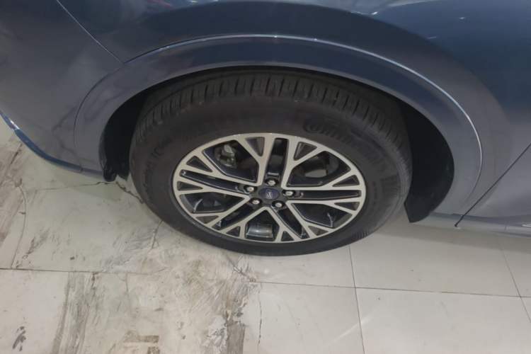 Used Ford Escape 2020 EcoBoost 245 Four-Wheel Drive Luxury Edition Left Front Wheel Hub
