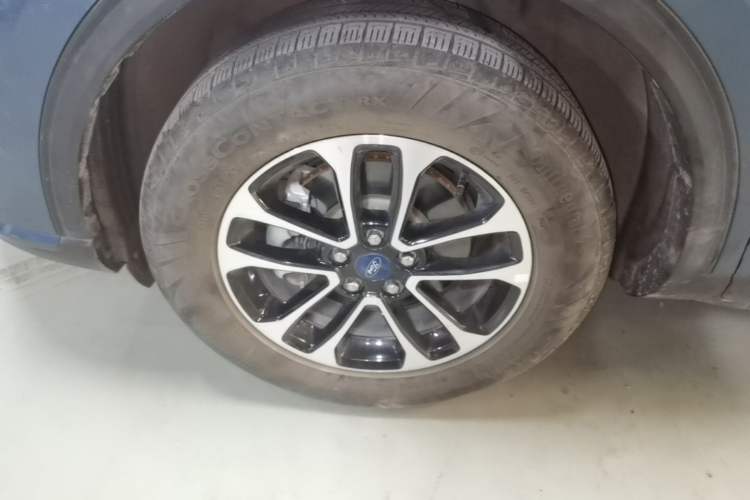 Used Ford Escape 2020 EcoBoost 245 Two-Wheel-Drive Comfort Edition Left Front Wheel Hub