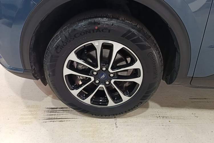Used Ford Escape 2020 EcoBoost 245 Two-Wheel-Drive Comfort Edition Left Front Wheel Hub