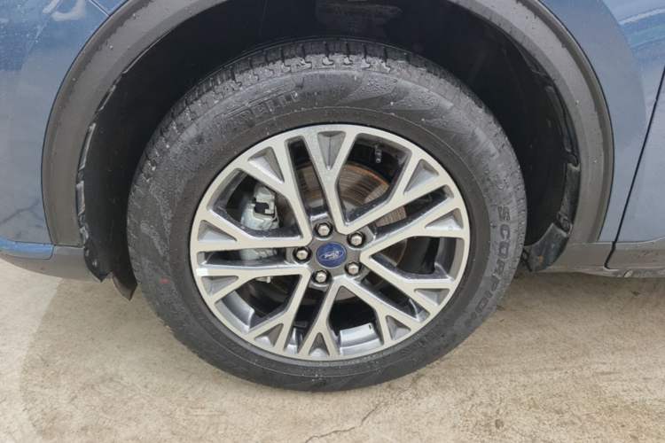 Used Ford Escape 2020 EcoBoost 245 Two-Wheel-Drive Titanium Edition Left Front Wheel Hub