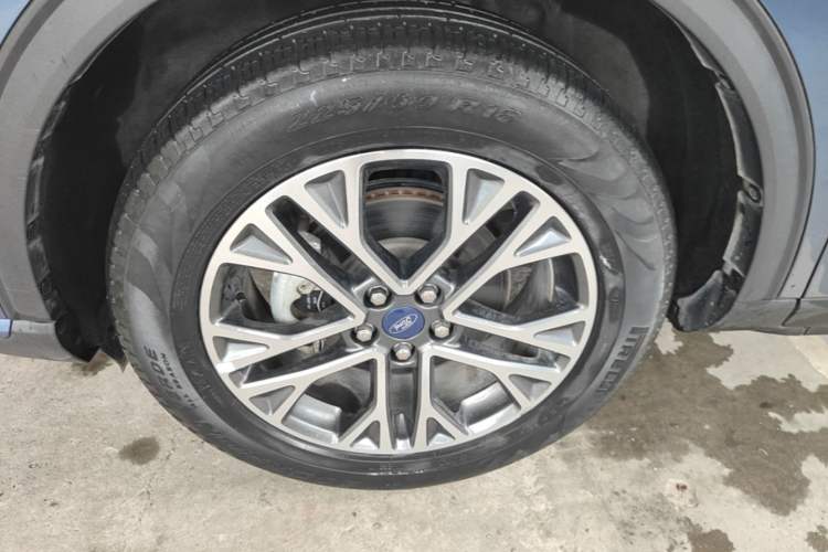 Used Ford Escape 2020 EcoBoost 245 4x4 Enjoyment Model Left Front Wheel Hub