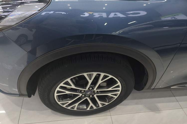 Used Ford Escape 2020 EcoBoost 245 Two-Wheel Drive Smart & Enjoyment Model Left Front Wheel Hub