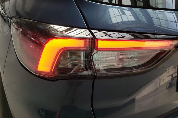 Used Ford Escape 2020 EcoBoost 245 Four-Wheel Drive ST-LINE Deluxe Edition Left Rear Taillight