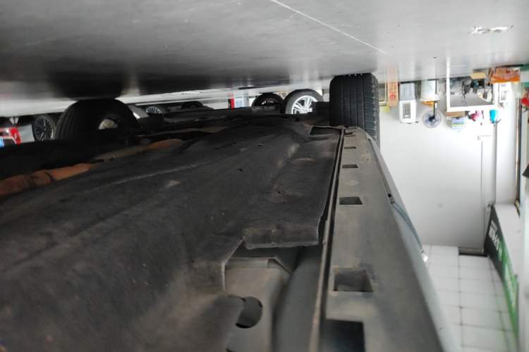 Used Ford Escape 2020 EcoBoost 245 Four-Wheel Drive ST-LINE Deluxe Edition Left Side Sill
